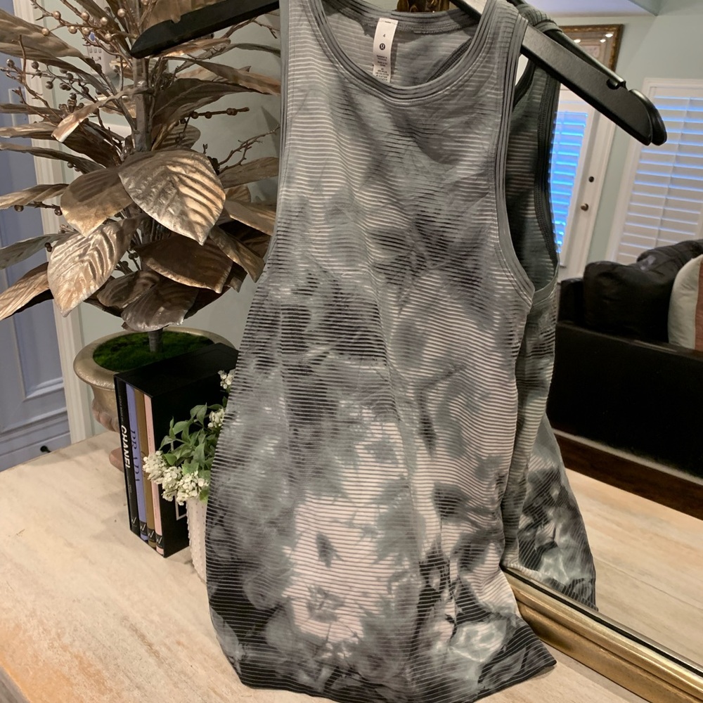 Lululemon razorback camo tank sage green black 4